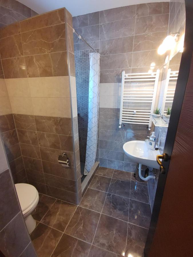 Fiesta Apartman Miskolc Eksteriør billede