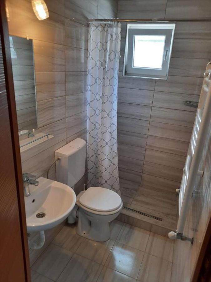 Fiesta Apartman Miskolc Eksteriør billede